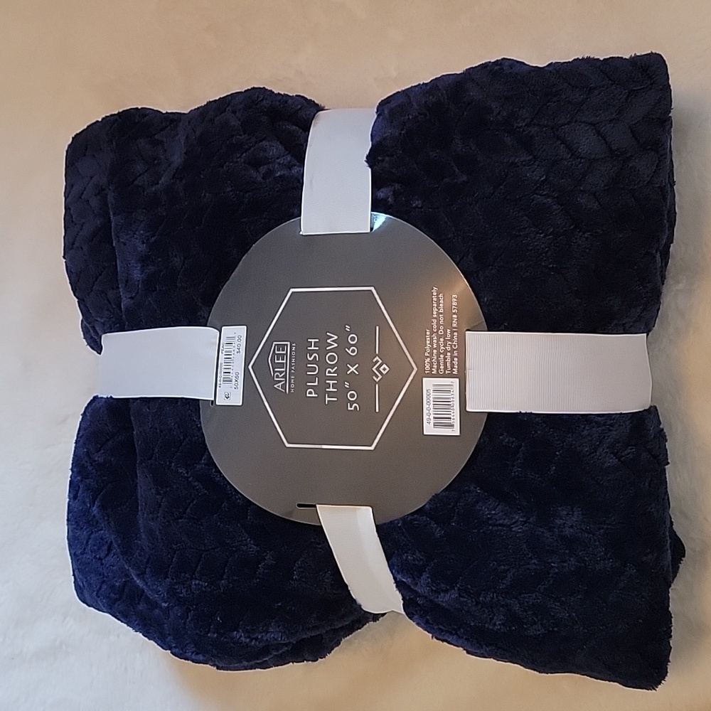 Arlee Home Fashion Plush Throw 50" x 60"